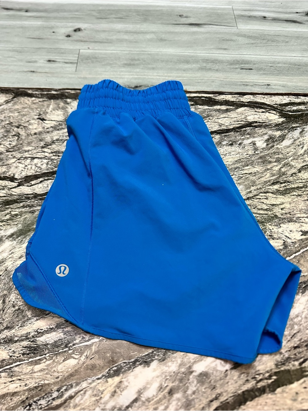 lululemon athletica Women's Electric Blue Athletic Shorts size 6 - Picture 9 of 11